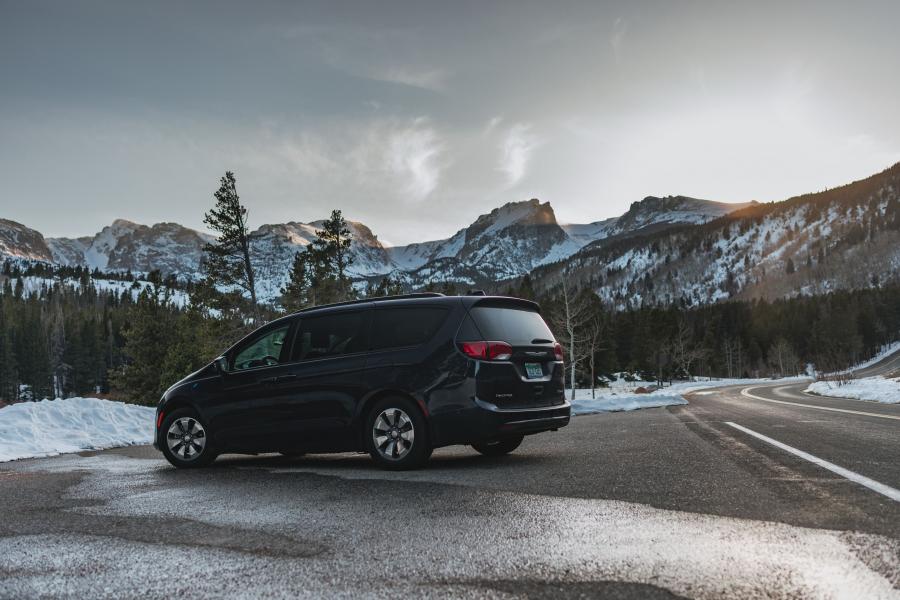  Chrysler Pacifica Hybrid (RU) 2016 года  (фото 4 из 4)